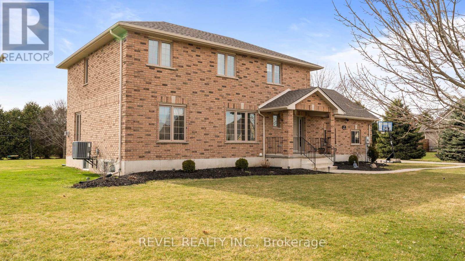 Brant (burford), ON N0E1A0,5 CEDAR LANE