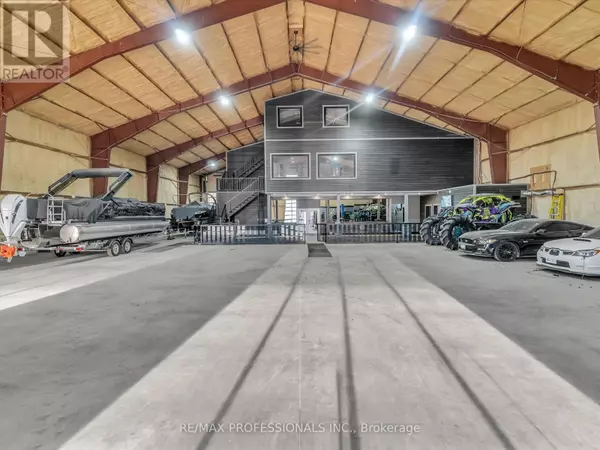 Lake Of Bays (mclean), ON P0B1A0,2320 HIGHWAY 117