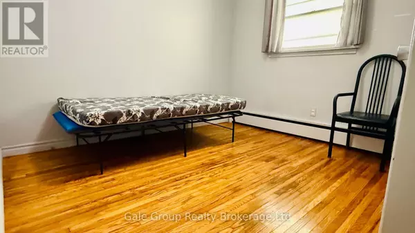 Sarnia, ON N7T3S4,115 SUTTON STREET
