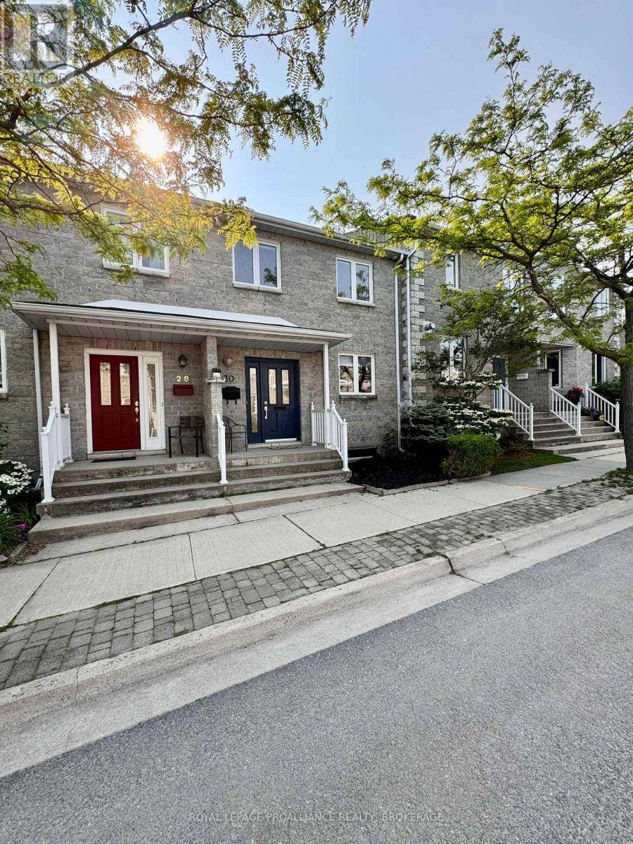 Kingston (central City West), ON K7M1E3,30 YONGE STREET