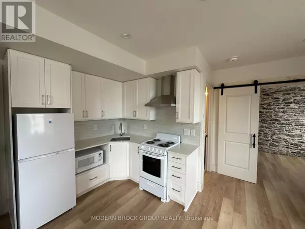 North Grenville, ON K0G1J0,5 Clothier ST West #102