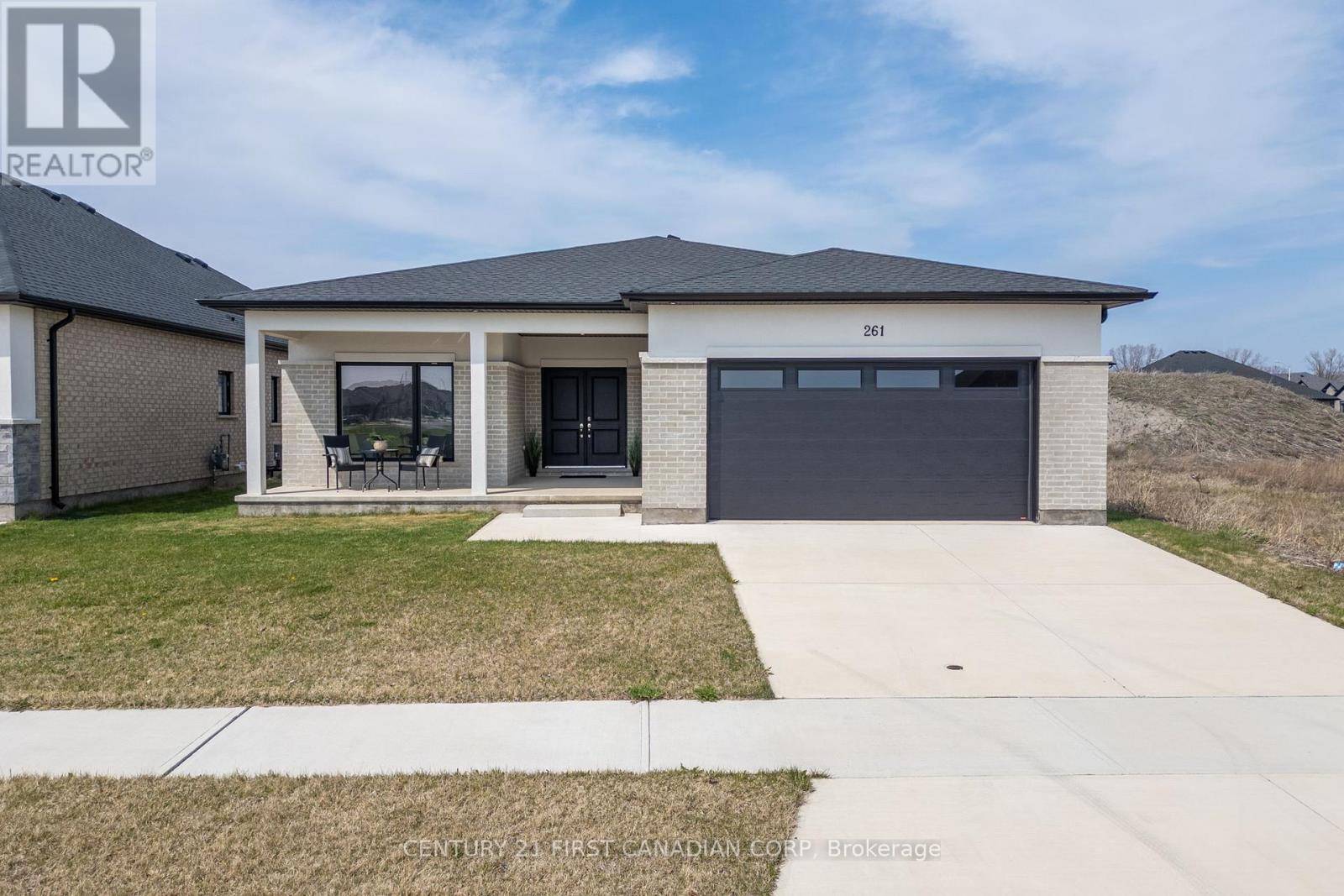 261 STATHIS BOULEVARD, Sarnia, ON N5S0A8