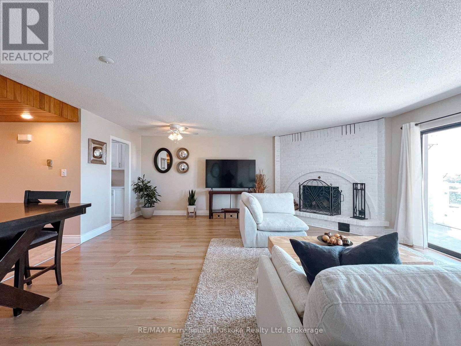 Mcdougall, ON P2A2W9,20 RYDER DR #2C