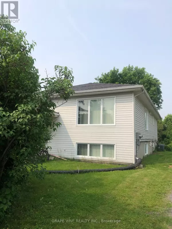 Ottawa, ON K2S1T3,35 CLOVERLOFT COURT
