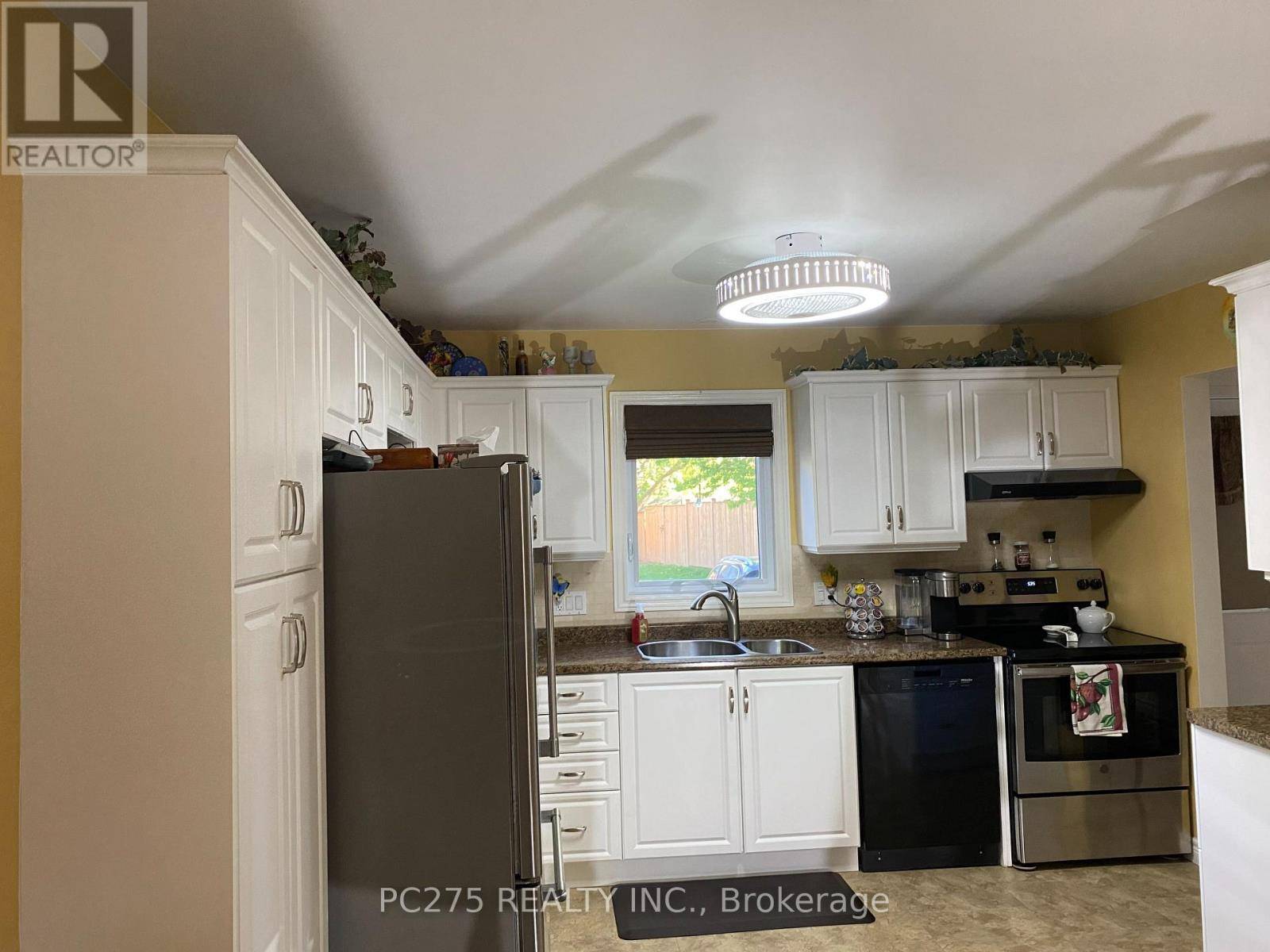 London East (east I), ON N5V4R4,511 Admiral DR #60