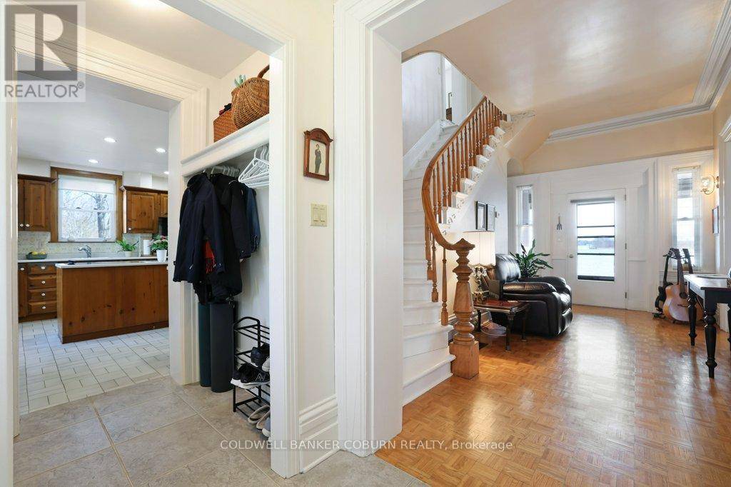 South Dundas, ON K0C1X0,81 LAKESHORE DRIVE