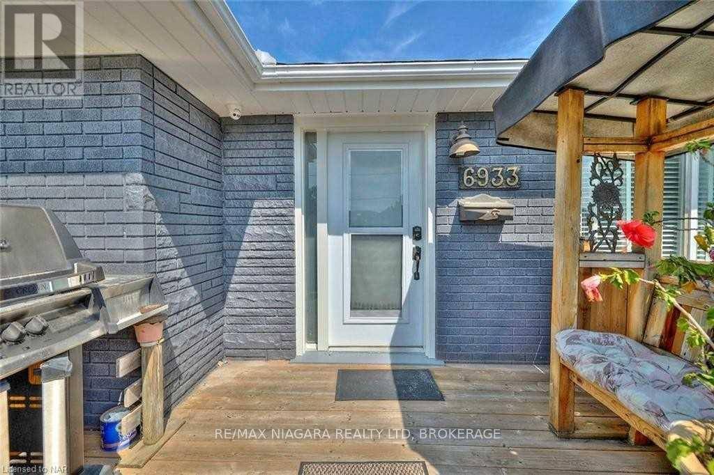Niagara Falls (arad/fallsview), ON L2G5M6,6933 HAGAR AVENUE