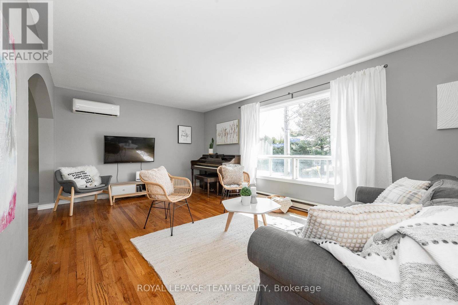 Ottawa, ON K2S1T7,34 POOLE CREEK CRESCENT