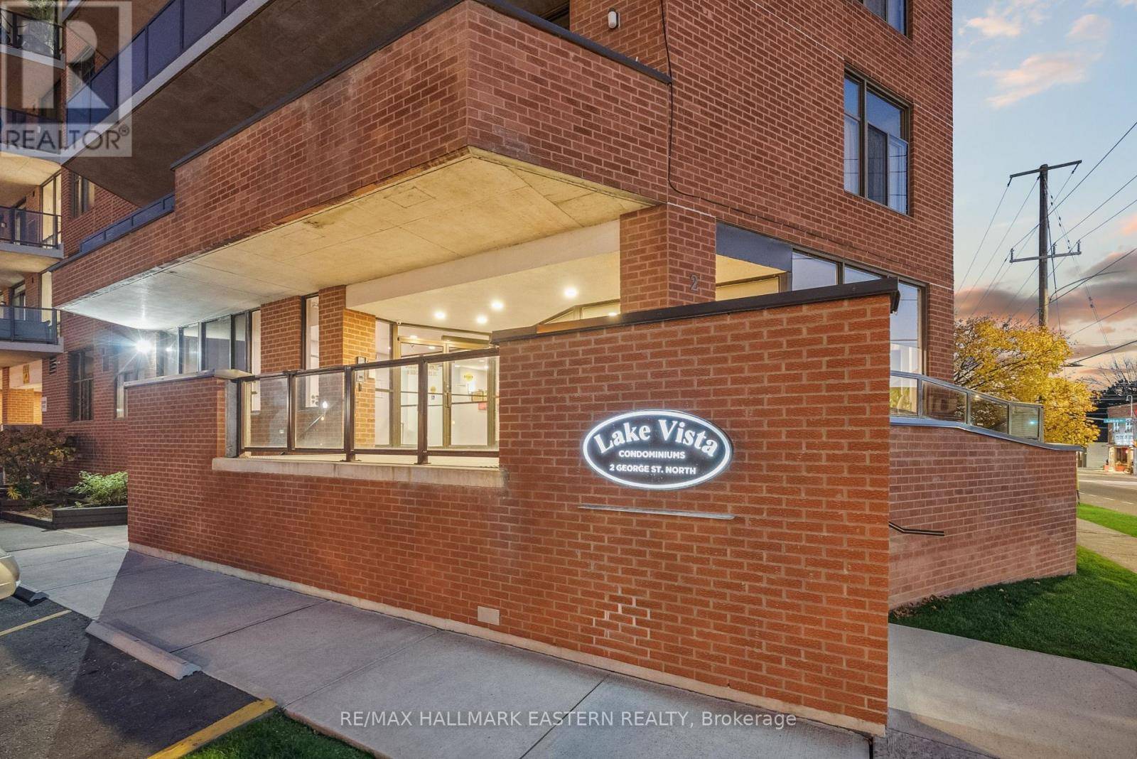 Peterborough (downtown), ON K9J8K8,2 George ST North #502