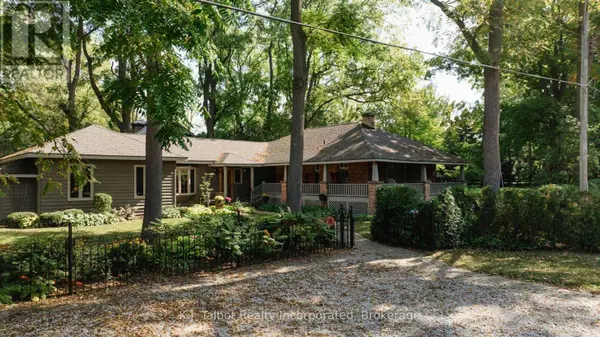 Bluewater (bayfield), ON N0M1G0,14 & 16 CHINIQUY STREET E