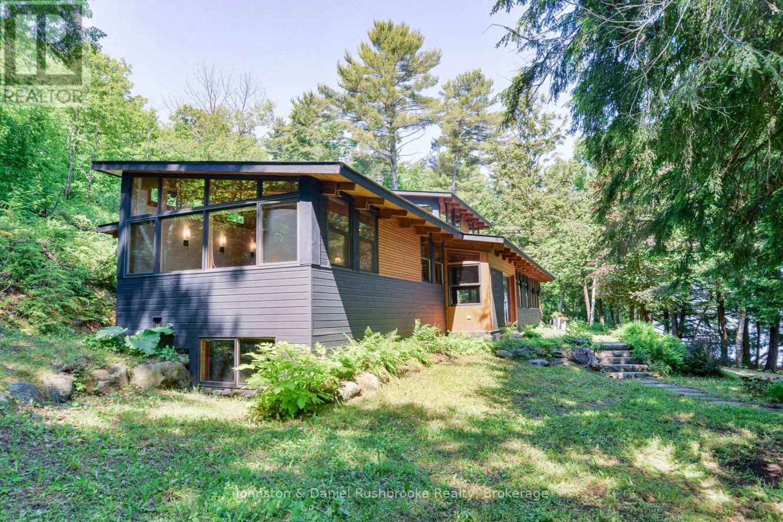 Muskoka Lakes (medora), ON P0C1M0,10 BALA PARK ISLAND