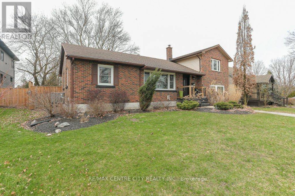 Central Elgin, ON N5R5B1,143 CENTENNIAL AVENUE