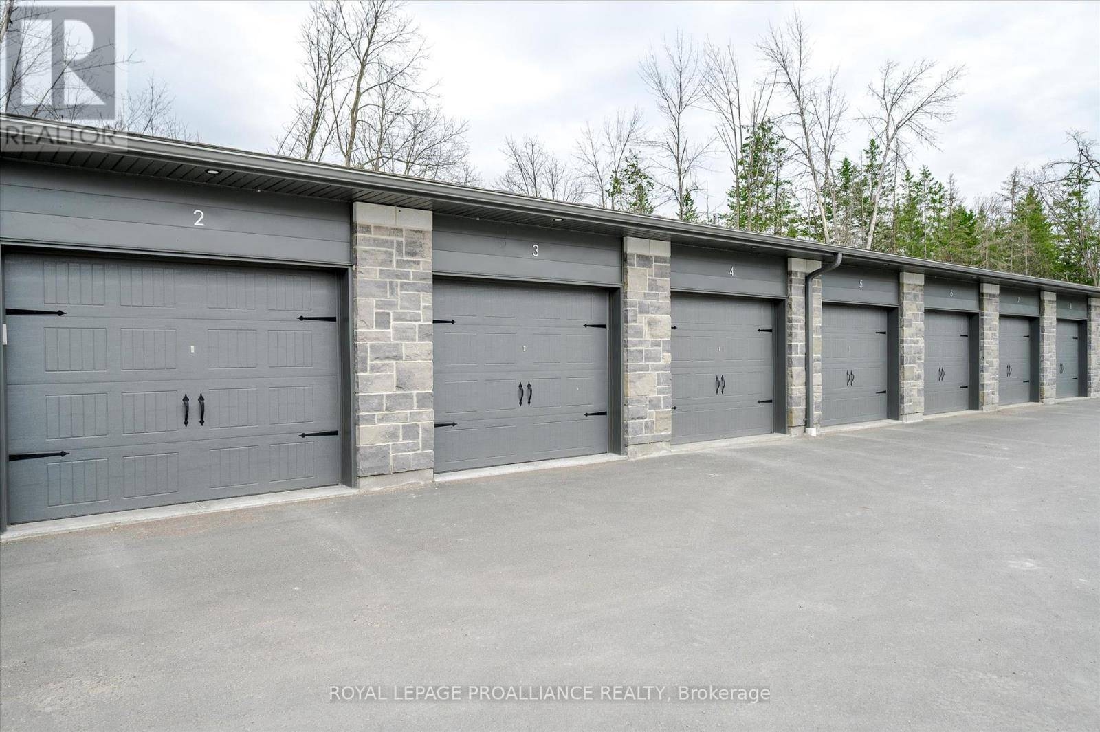 Selwyn, ON K0L2B0,19 Hampton LN #Garage #3
