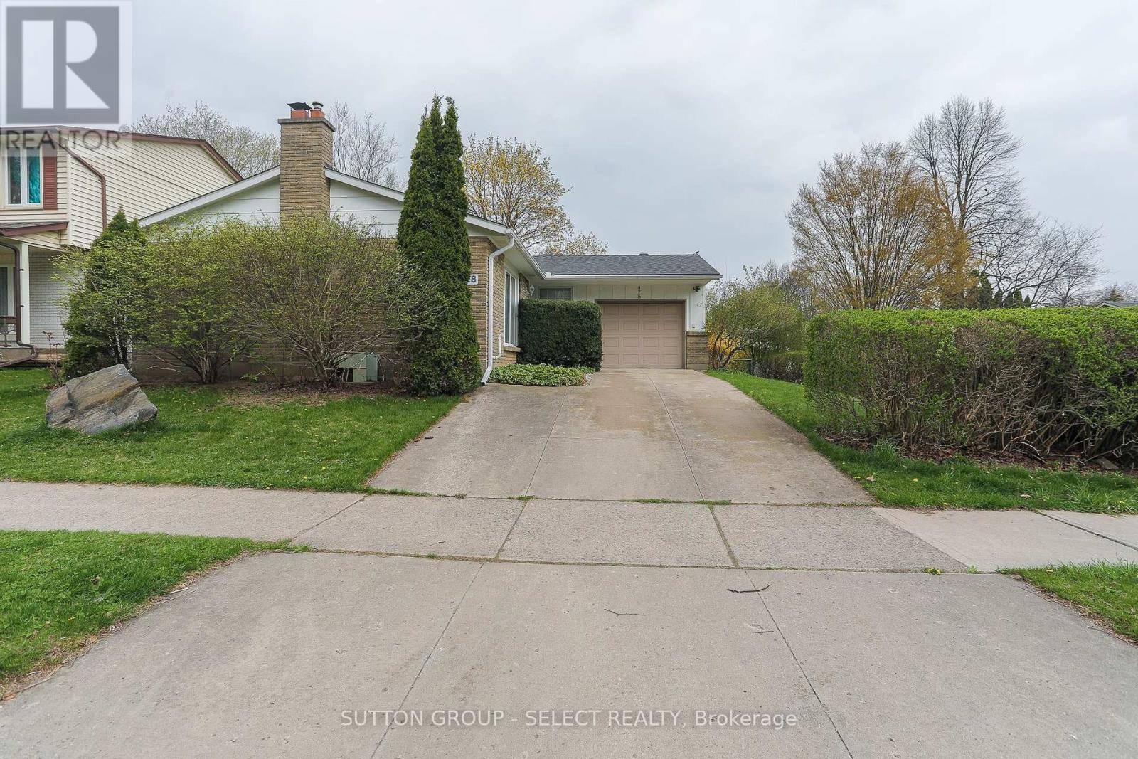London South (south N), ON N6J1Z3,478 VILLAGE GREEN AVENUE