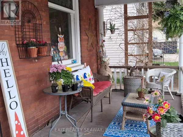 Brockville, ON K6V5A9,72 JOHN STREET