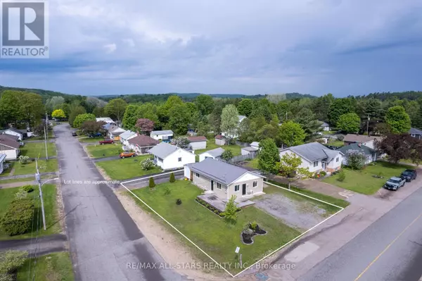 Bancroft (bancroft Ward), ON K0M1C0,132 NEWKIRK BOULEVARD
