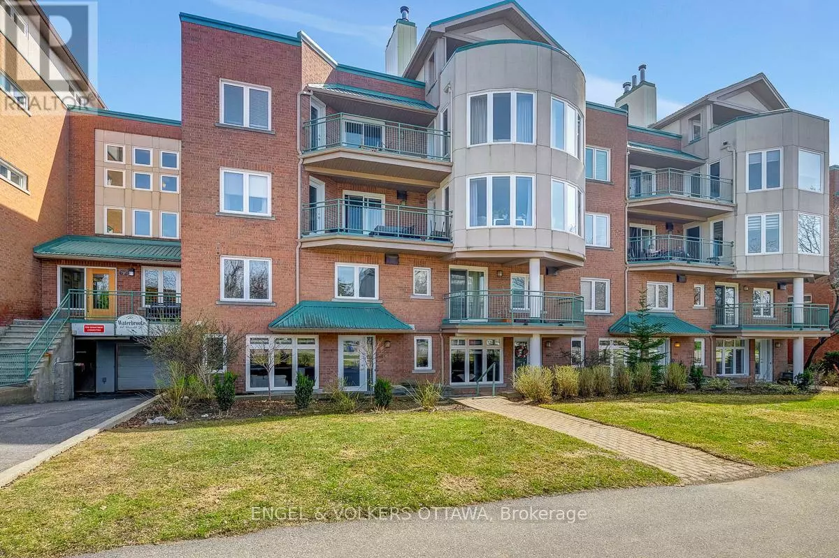 Ottawa, ON K1K1N2,62 Donald ST #105A