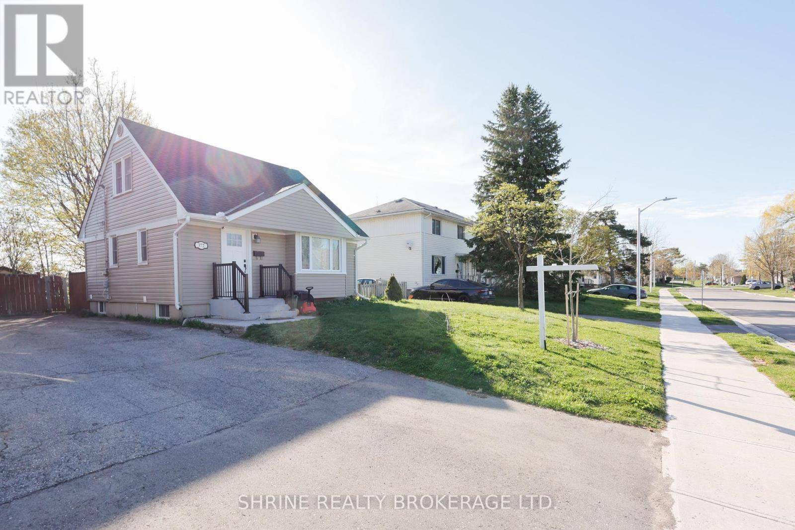 London East (east C), ON N5Y1C4,372 FLANDERS ROW E