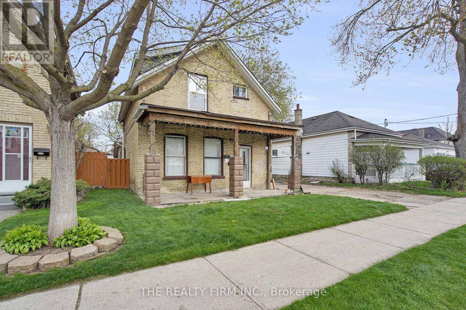 524 SIMCOE STREET, London East (east L), ON N6B1K4