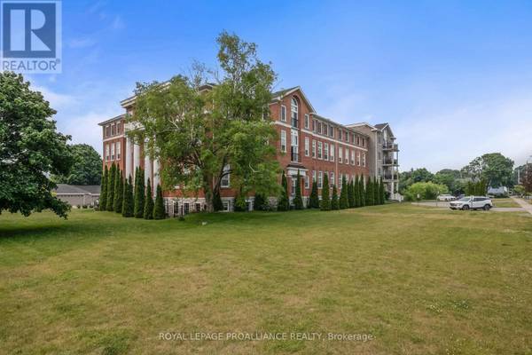 Cobourg, ON K9A3L9,323 George ST #403