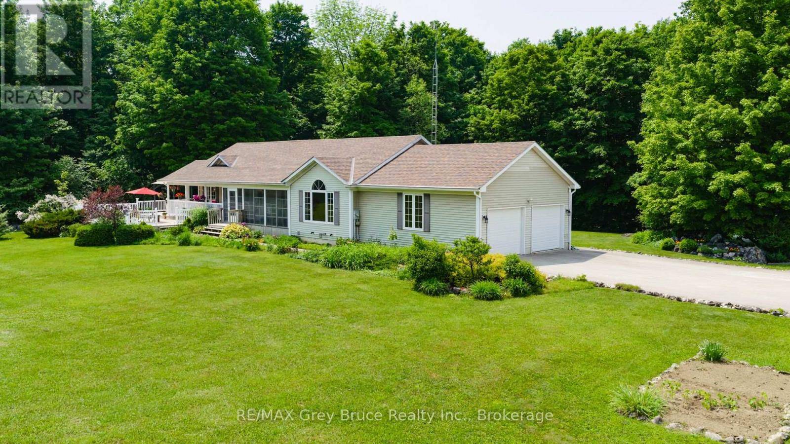Chatsworth, ON N0H1R0,720291 20 SIDE ROAD