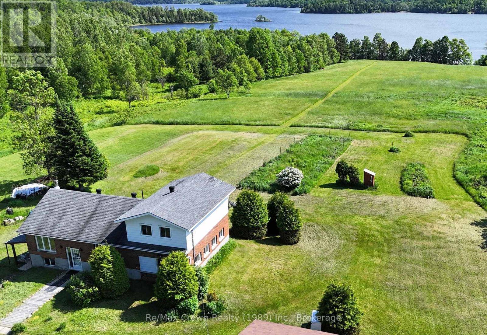 Parry Sound Remote Area (restoule), ON P0H2R0,6641 534 HIGHWAY