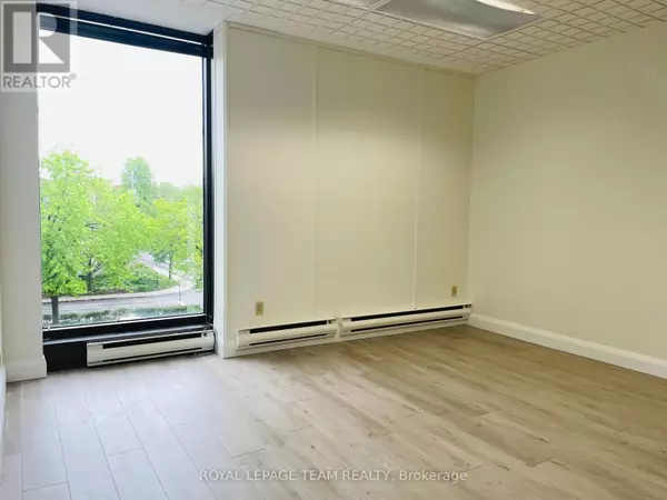 Ottawa, ON K1N5Z4,450 Rideau ST #301