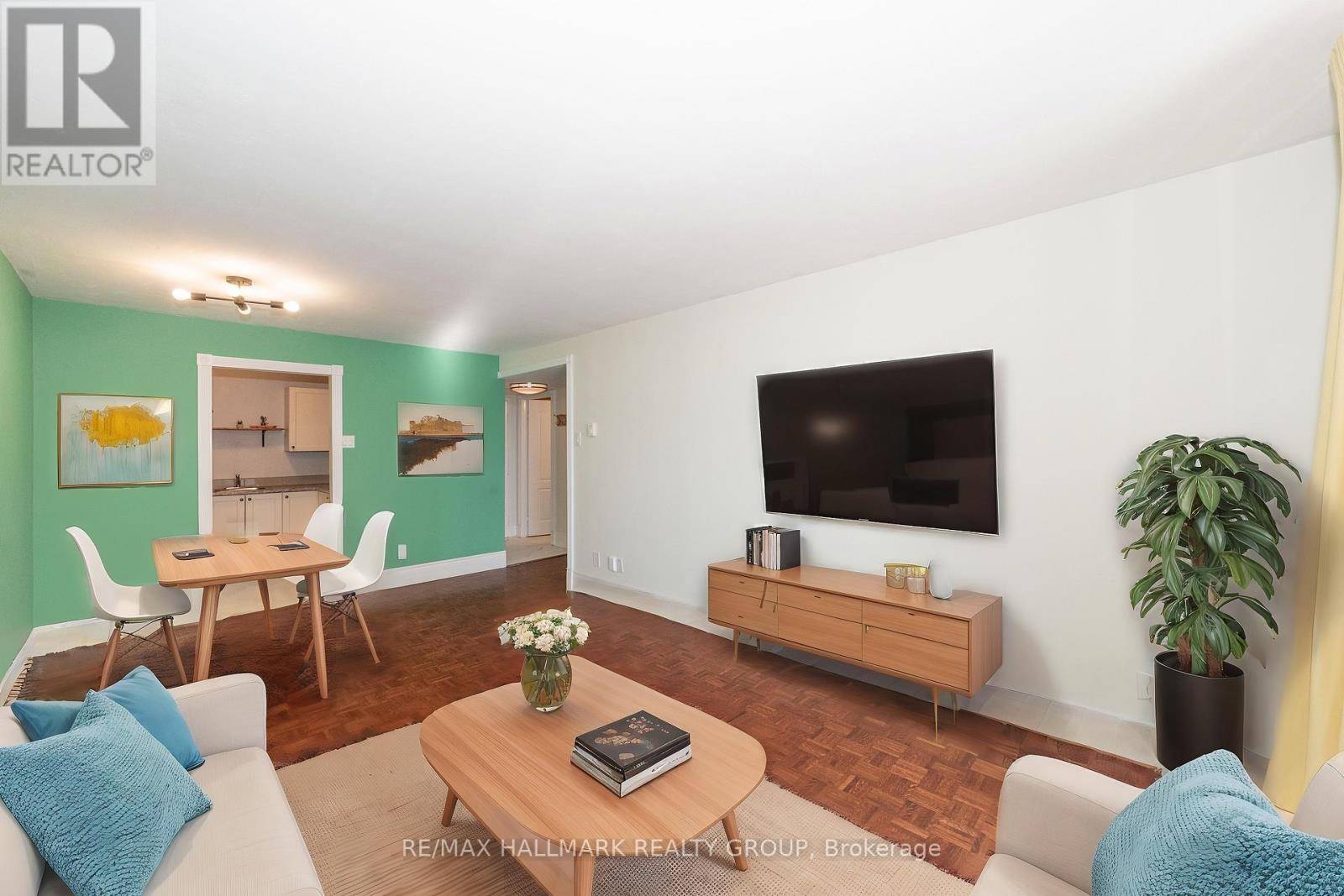 Ottawa, ON K1R7X1,475 Laurier AVE West #1006