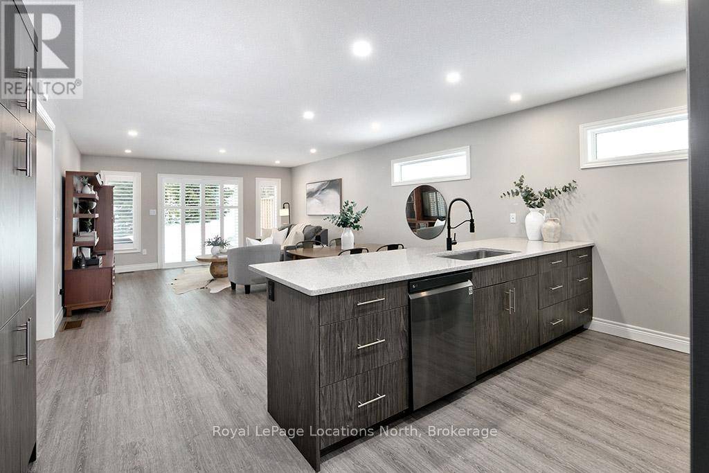 Blue Mountains, ON N0H2P0,17 ELGIN STREET S