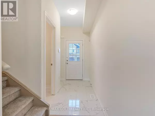 Hamilton (stoney Creek), ON L8E0J9,93 PINOT CRESCENT
