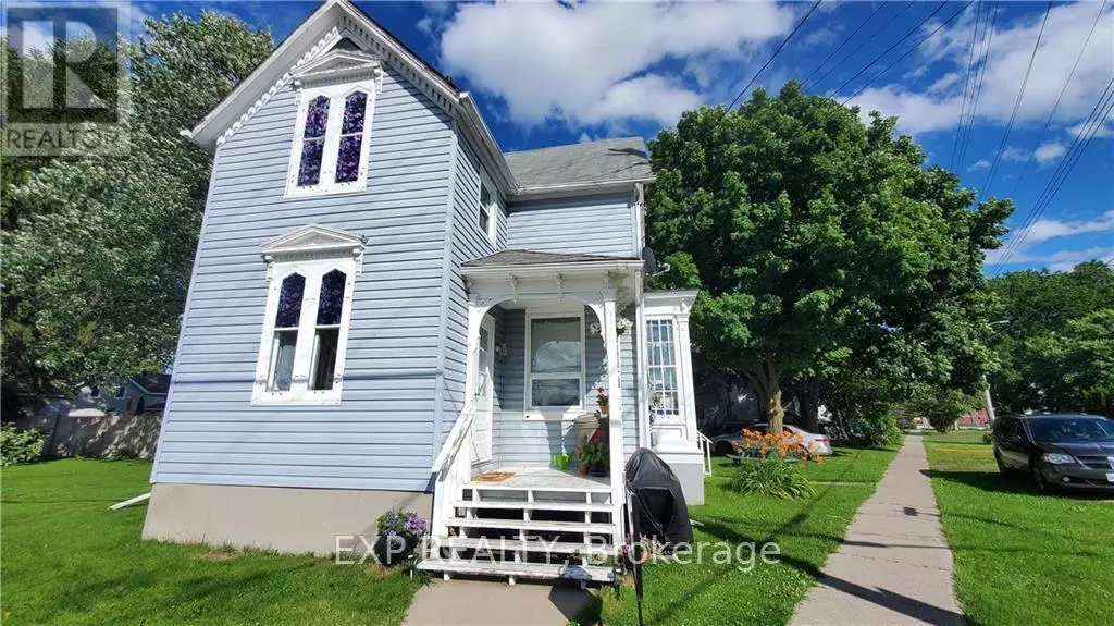 Edwardsburgh/cardinal, ON K0E1E0,427 VICTORIA STREET E