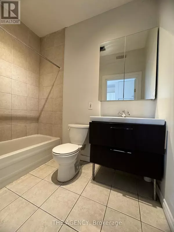 Hamilton (corktown), ON L8N2C3,139 1/2 John ST South #4