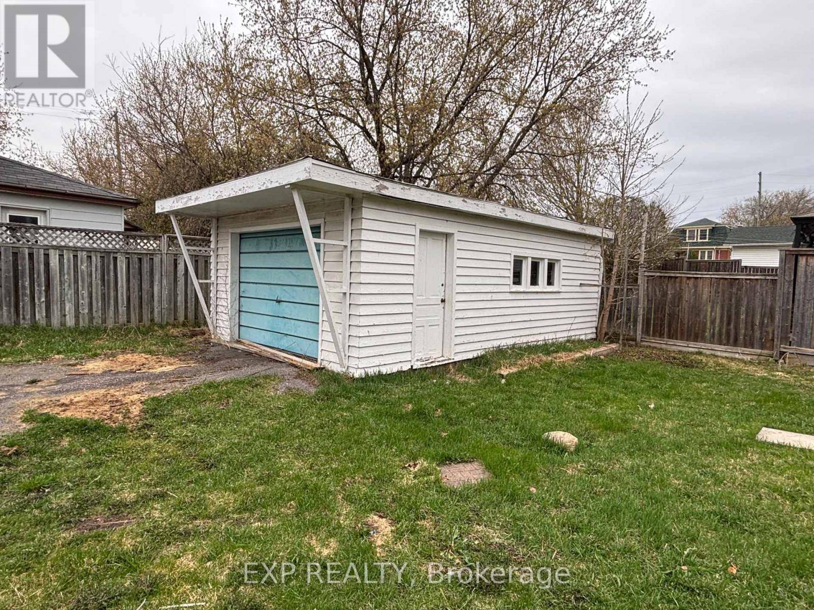 Renfrew, ON K7V2A8,83 QUEEN STREET S