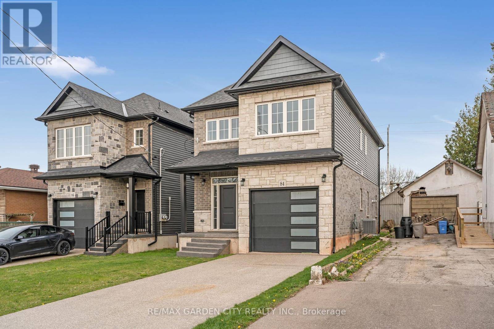 Hamilton (mcquesten), ON L8H6C1,84 BELAND AVENUE N