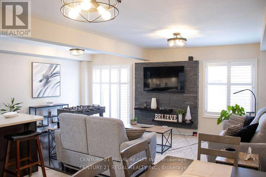 Hamilton (stoney Creek Mountain), ON L8J0E3,183 PENNY LANE