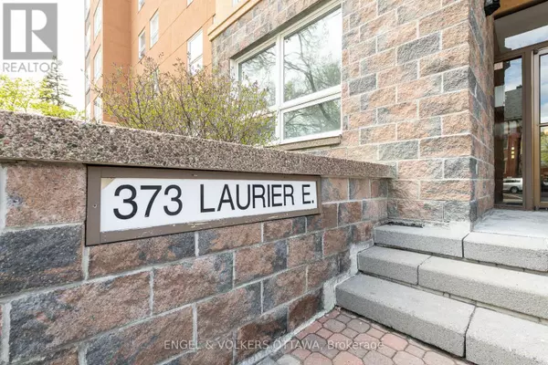 Ottawa, ON K1N8X6,373 LAURIER AVE East #906