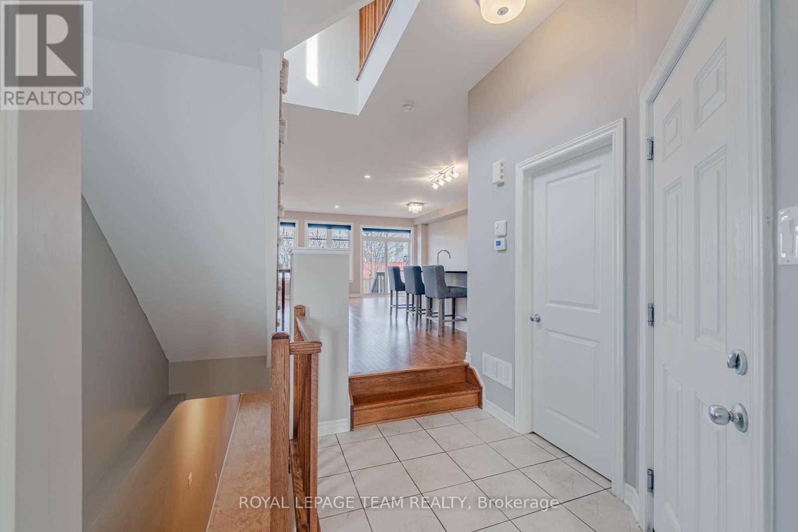 Ottawa, ON K1T0B2,768 CEDAR CREEK DRIVE