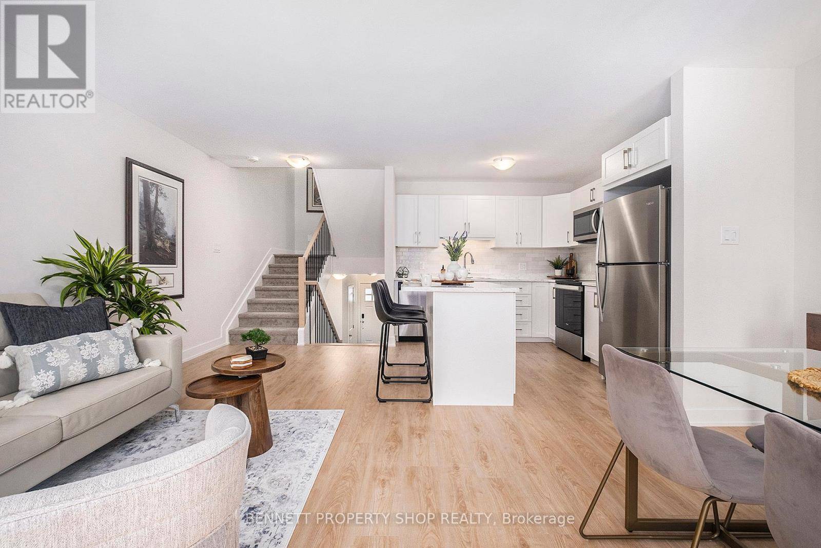 Smiths Falls, ON K7A0C2,63 WHITCOMB CRESCENT