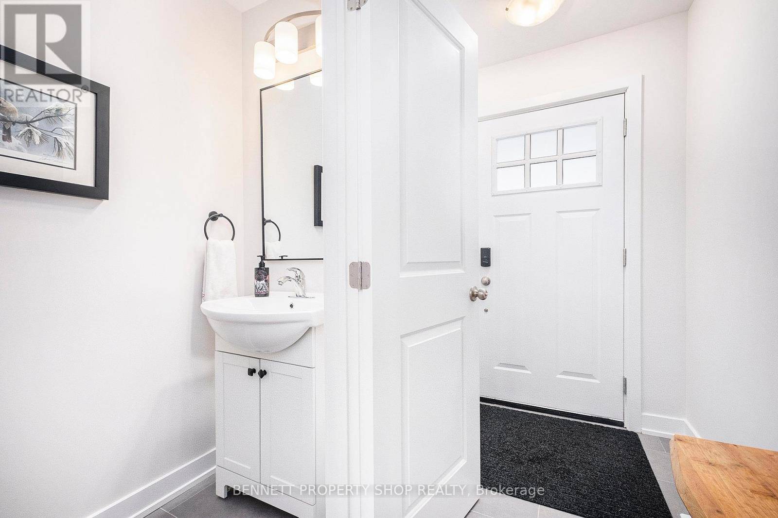 Smiths Falls, ON K7A0C2,63 WHITCOMB CRESCENT