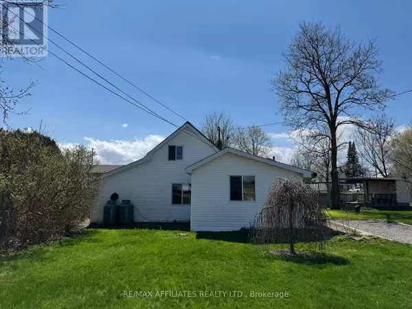 10 CHARLOTTE STREET, Montague, ON K7A2X7