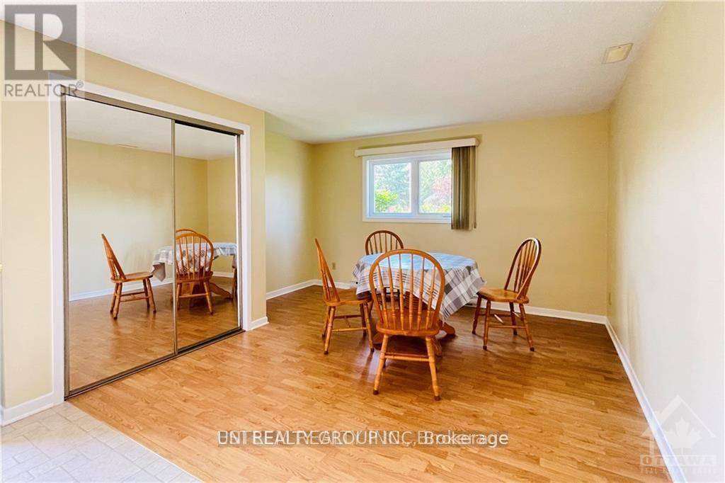 Russell, ON K0A1W0,127B CENTENAIRE STREET