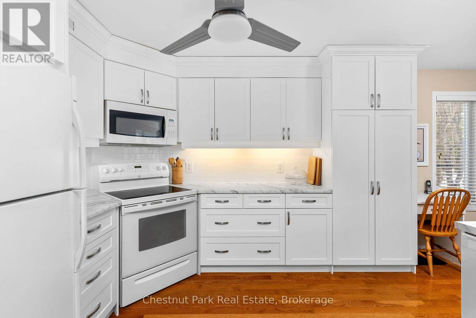 Gravenhurst (muskoka (s)), ON P1P1Y8,44 SPRINGWOOD CRESCENT