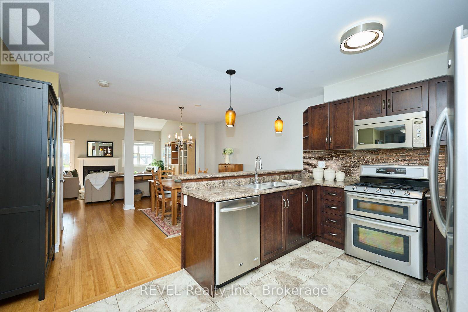 Fort Erie (lakeshore), ON L2A6R4,59 BARDOL AVENUE