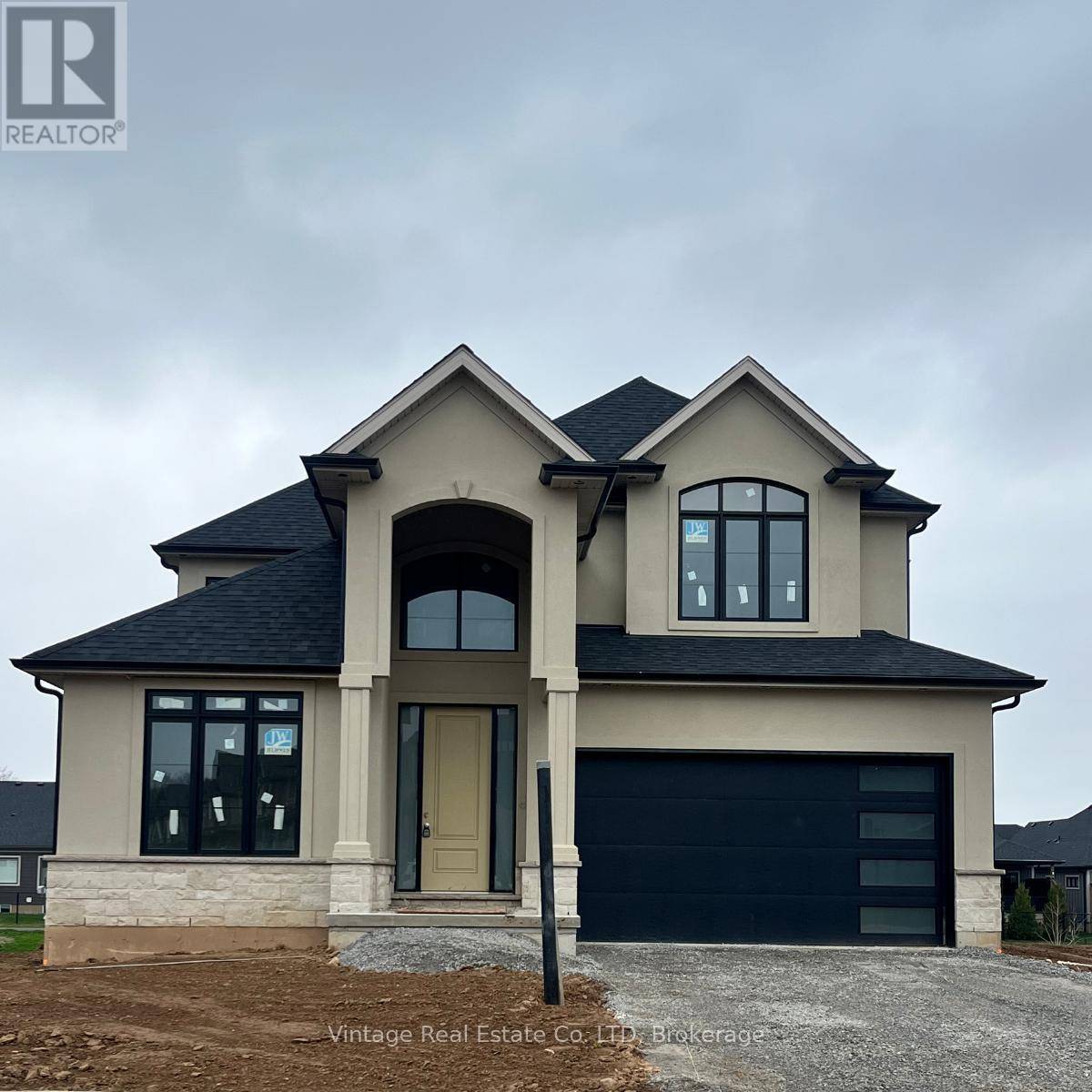 Pelham (fonthill), ON L0S1E6,77 SWAN AVENUE