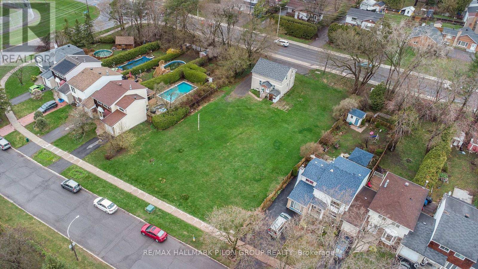 2446 INNES ROAD, Ottawa, ON K1B3T9