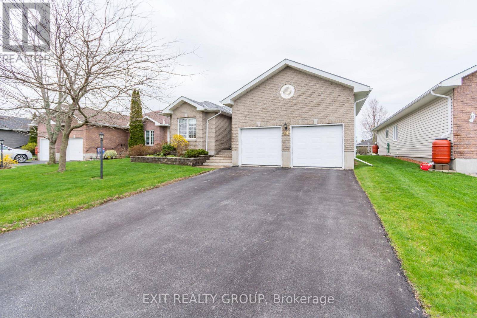 Prince Edward County (wellington Ward), ON K0K3L0,24 ALETHA DRIVE