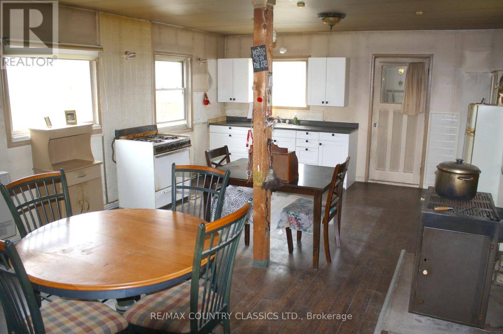Wollaston, ON K0L1P0,2147 OLD HASTINGS ROAD