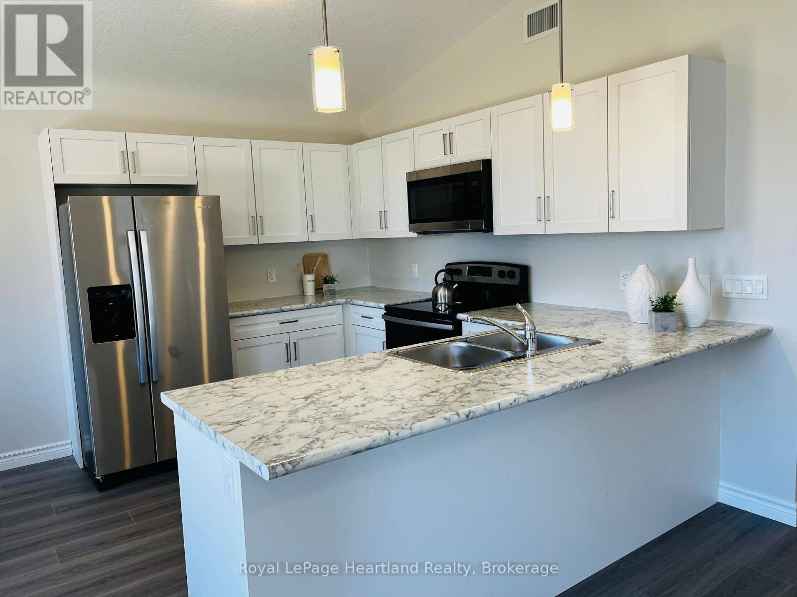 Ashfield-colborne-wawanosh, ON N7A0C1,21 BLUFFS VIEW BOULEVARD