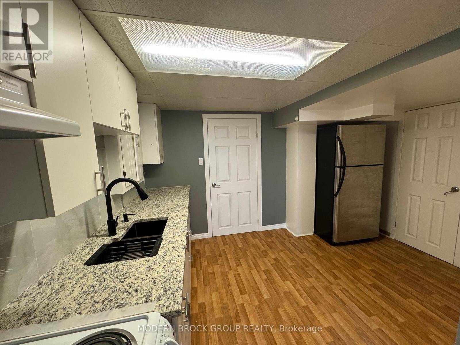 Brockville, ON K6V6C8,1493 KENSINGTON PARKWAY E