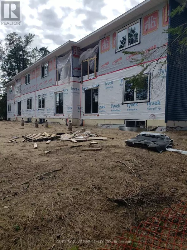 Deep River, ON K0J1P0,94A FRONTENAC CRESCENT